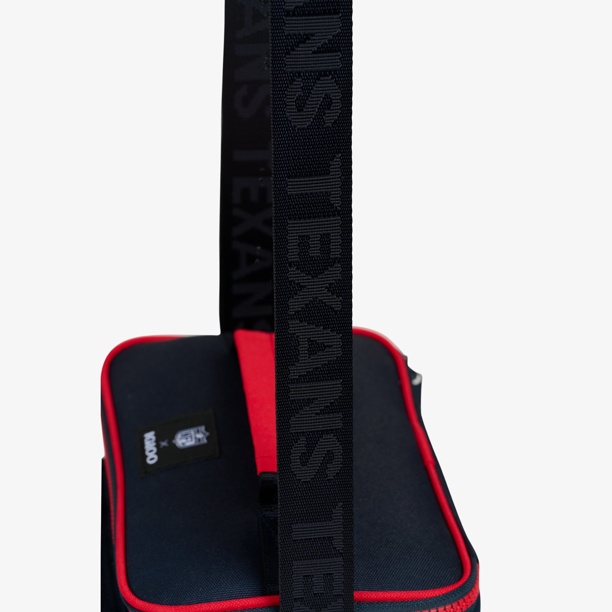 00027831-STRP.jpg